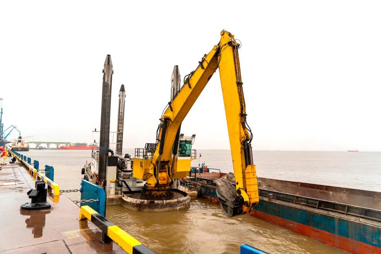 На Торговом терминале «Новотранс» проведут работы по дноуглублению